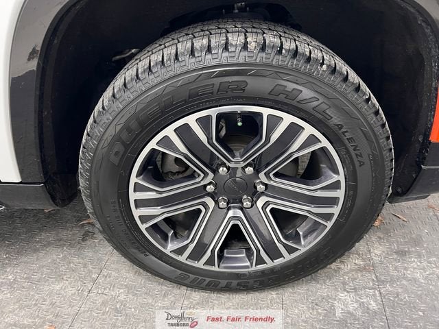 2024 Jeep Wagoneer Base