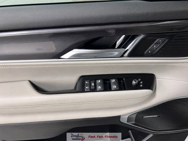 2024 Jeep Wagoneer Base