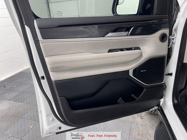 2024 Jeep Wagoneer Base