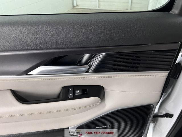 2024 Jeep Wagoneer Base