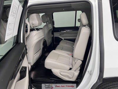 2024 Jeep Wagoneer Base