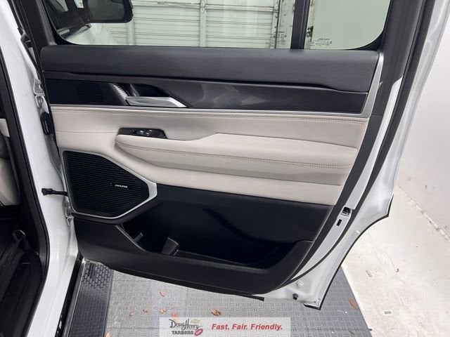 2024 Jeep Wagoneer Base