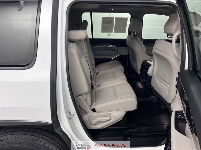 2024 Jeep Wagoneer Base