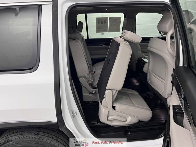 2024 Jeep Wagoneer Base