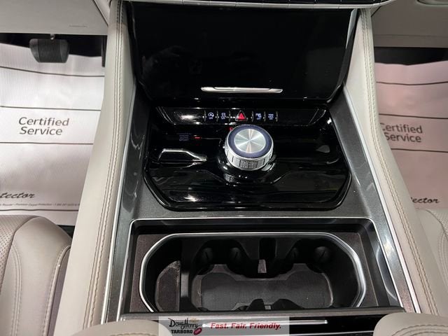 2024 Jeep Wagoneer Base