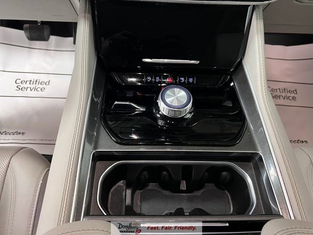 2024 Jeep Wagoneer Base