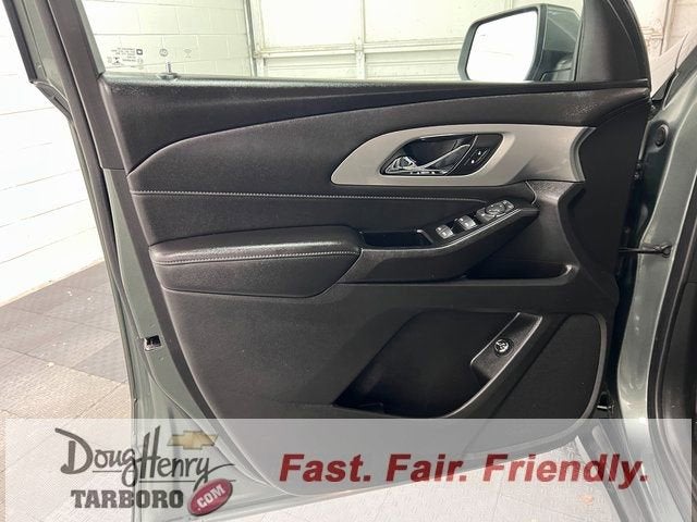 2022 Chevrolet Traverse LT Cloth