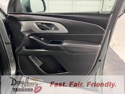 2022 Chevrolet Traverse LT Cloth