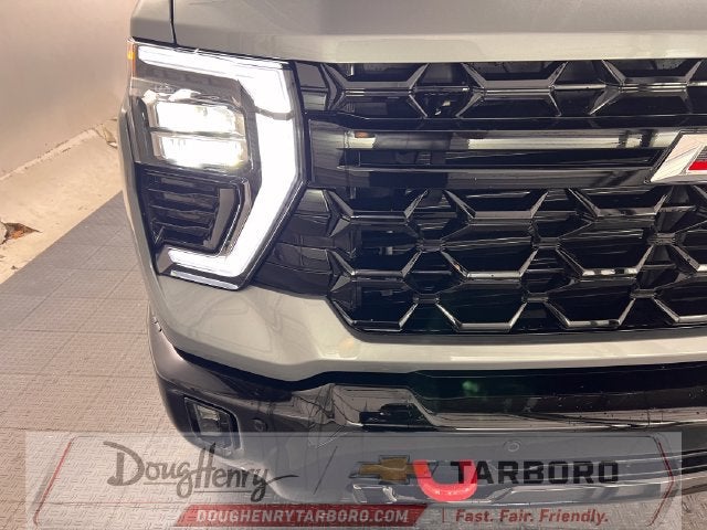 2026 Chevrolet Silverado 2500 HD ZR2 - Photo 11