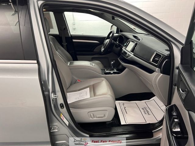 2019 Toyota Highlander SE