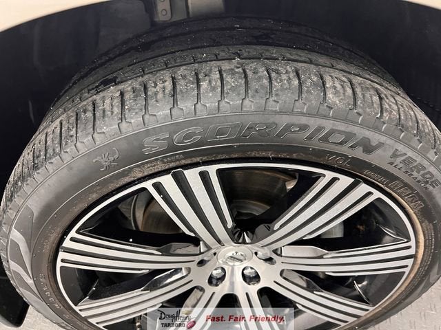 2024 Volvo XC90 Plus Bright Theme