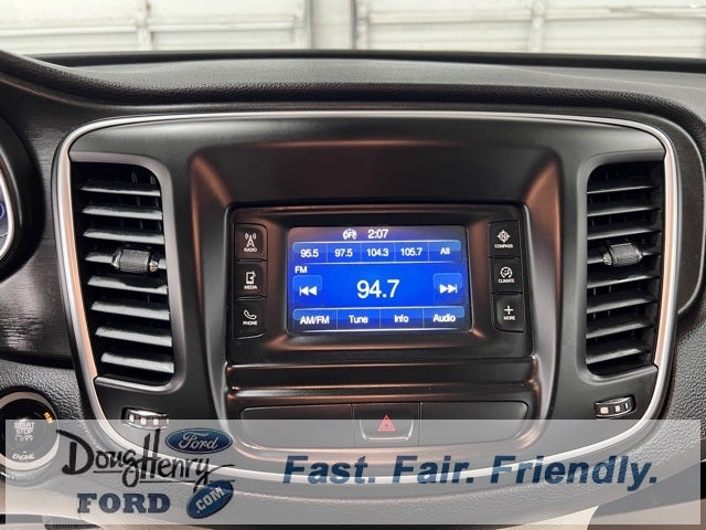 2015 Chrysler 200 Limited