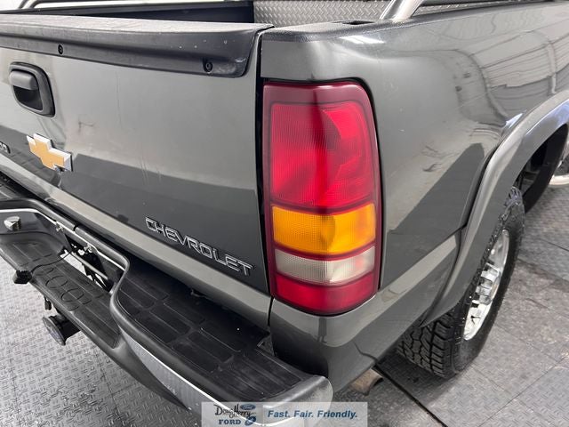 2002 Chevrolet Silverado 1500HD LS