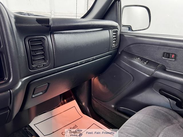 2002 Chevrolet Silverado 1500HD LS