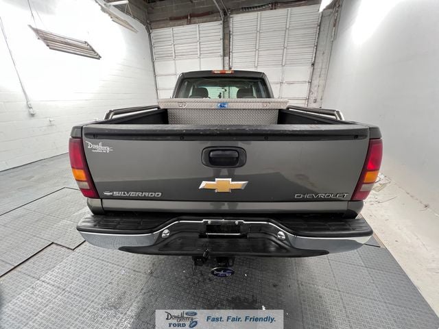 2002 Chevrolet Silverado 1500HD LS