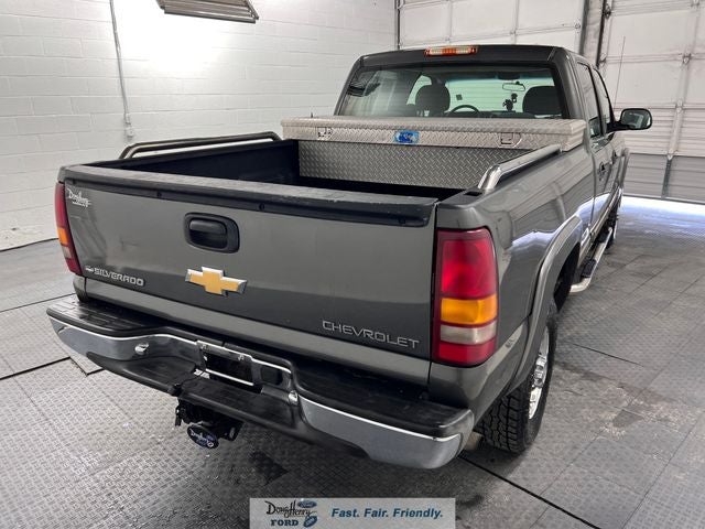 2002 Chevrolet Silverado 1500HD LS