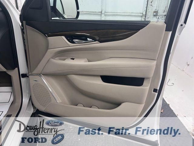 2018 Cadillac Escalade Luxury