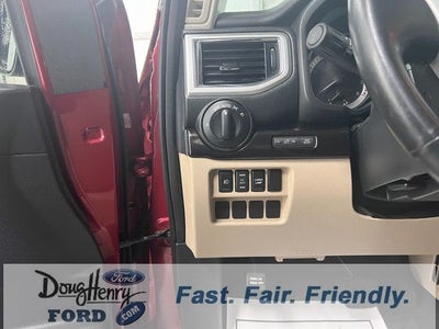 2017 Nissan Titan SV