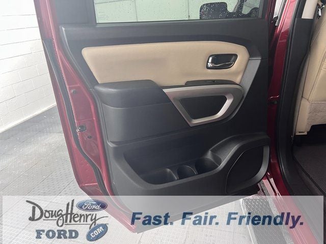 2017 Nissan Titan SV