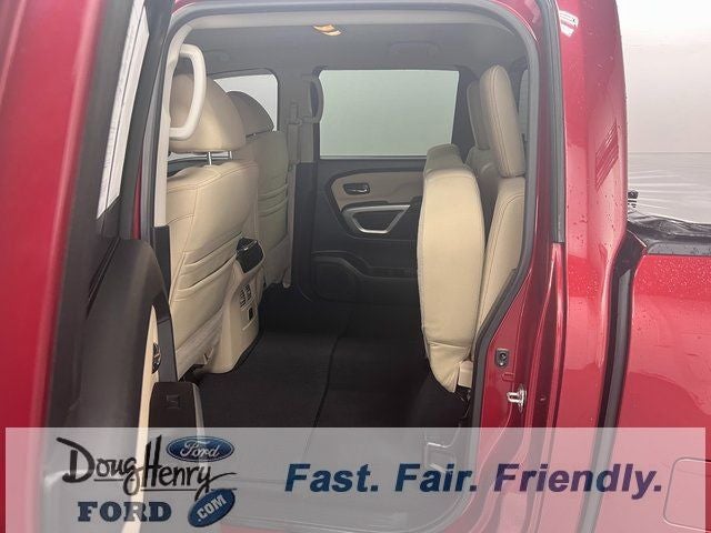 2017 Nissan Titan SV