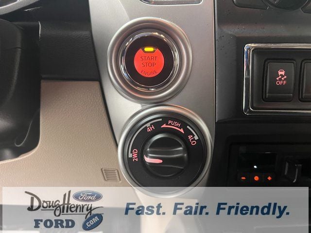 2017 Nissan Titan SV