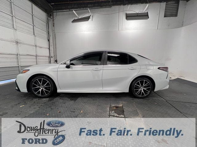 2022 Toyota Camry SE Nightshade