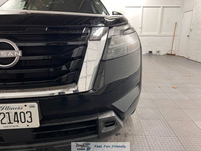 2025 Nissan Pathfinder SV