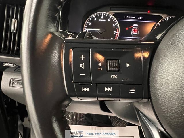 2025 Nissan Pathfinder SV