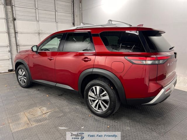 2023 Nissan Pathfinder SL